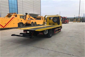 连云非事故拖车