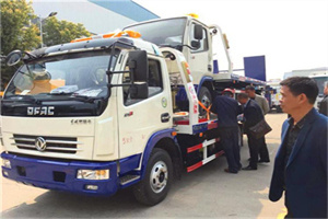 连云汽车道路救援拖车价格